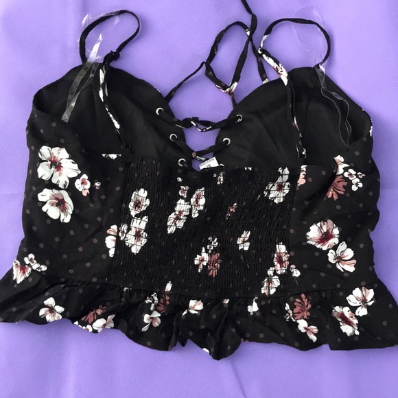 Flowery crop top with lace on chest - Picture 2 of 2